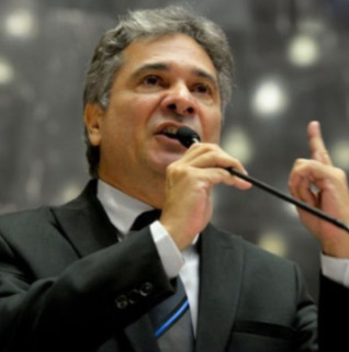 No momento, você está visualizando BOMBA POLÍTICA EM GOVERNADOR VALADARES-MG: PREFEITO CORONEL SANDRO FAZ GRAVE DENÚNCIA DURANTE PROCESSO DE CASSAÇÃO